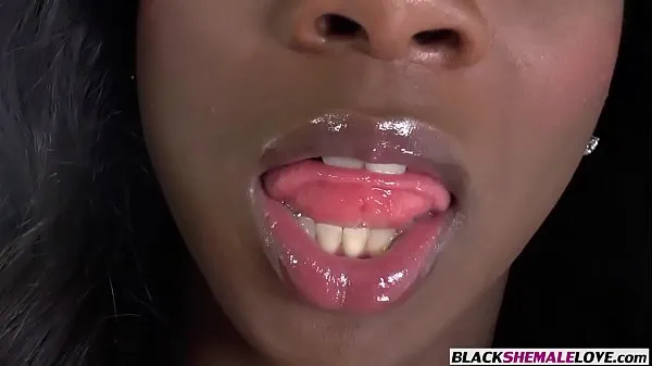 Novos Negra esbelta transsexual anal esmagou um rapaz em volta da bunda novos vídeos