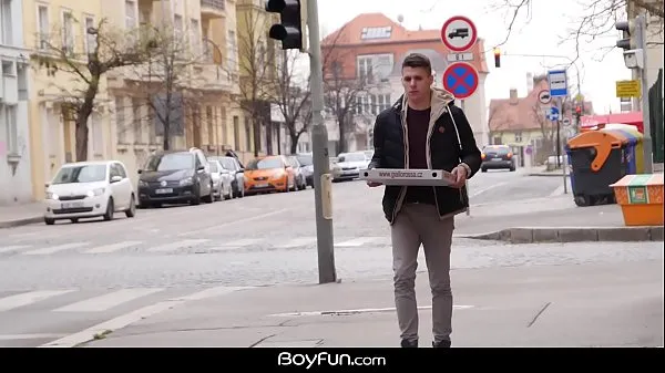 New Boyfun - Pizza Delivery Leads To Bareback Fuck new Videos