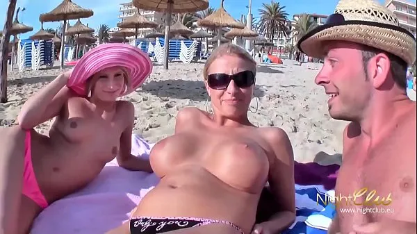 새로운 German sex vacationer fucks everything in front of the camera개의 새로운 동영상