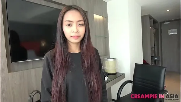 Novi Petite young Thai girl fucked by big Japan guy novi videoposnetki