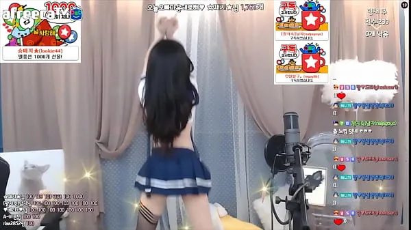 Nya Official account [喵泡] Sexy welfare female anchor live broadcast room, dancing and dancing nya videor