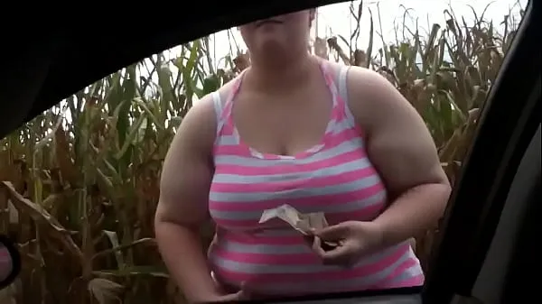 Novi County girl outside novi videoposnetki