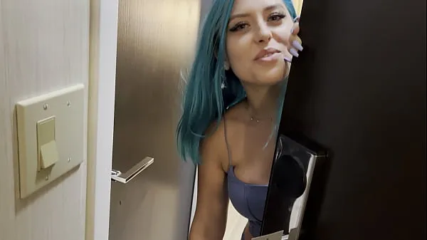 Nye Casting Curvy: Blue Hair Thick Porn Star BEGS to Fuck Delivery Guy nye videoer