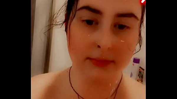 Nová videa (Just a little shower fun)